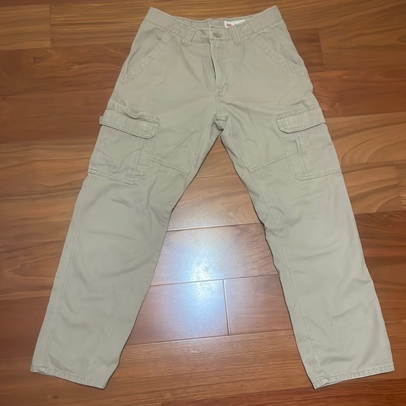 Tan/Khaki Colored Wrangler 30/30 Cargo Pants Relaxed Fit - Picture 1 of 2